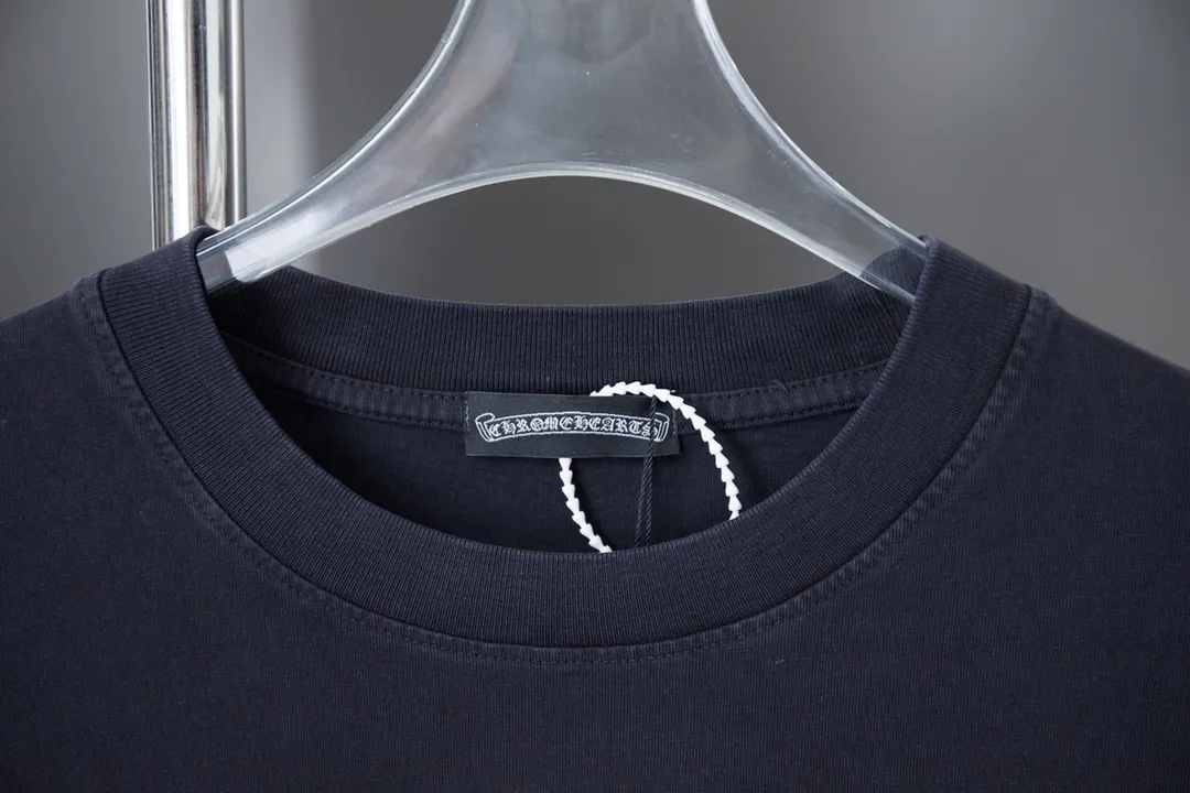 🅿️210 Ch*ome Hearte 25SS early spring new model, short-sleeved with Kro heart logo, hot diamonds, light luxury, essential item for daily commuting for men and women, correct version, welcome to compare, detailed features · 320g 100% pure cotton double yarn jersey fabric · Custom dyed in the same vat, special thickened 32 pieces double-strand 1X1 thread · Digital direct printing ➕ Australian imported pearlescent diamond ➕ Three-dimensional stone heart cross · Ready-made garments are dyed, then faded and fried with snowflakes, then washed to make them look old · General washing to improve the effect · Double-needle stitching and cross-stitching process · Original main mark, washed tag, branded moisture-proof paper packaging Color: white/black/yellow Size: S/M/L/XL